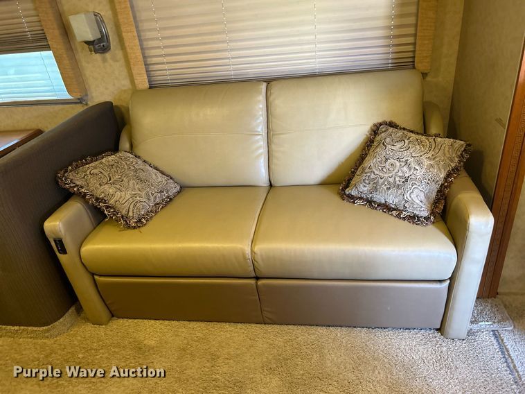 image for item KW9085 2008 Winnebago Journey  RV