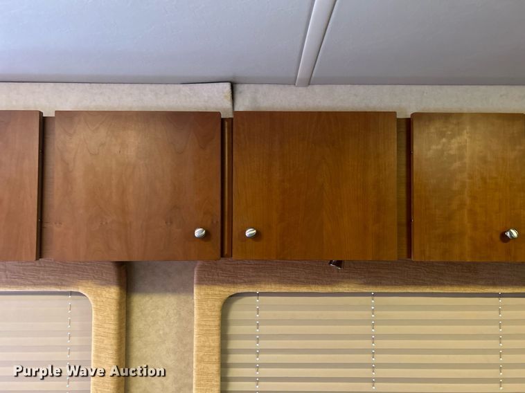 image for item KW9085 2008 Winnebago Journey  RV