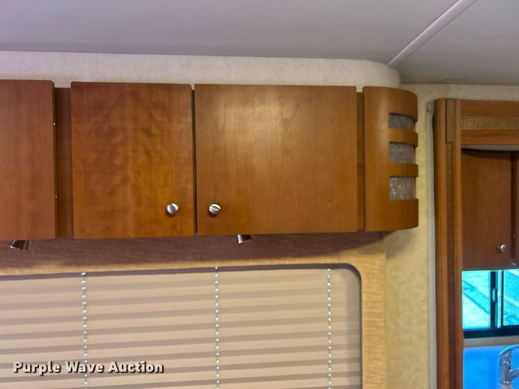 image for item KW9085 2008 Winnebago Journey  RV