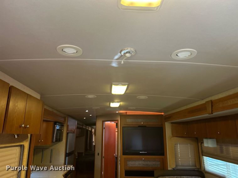 image for item KW9085 2008 Winnebago Journey  RV