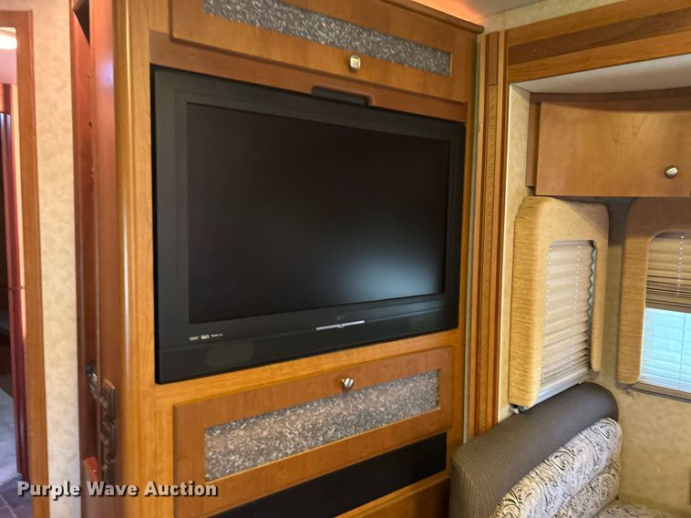 image for item KW9085 2008 Winnebago Journey  RV