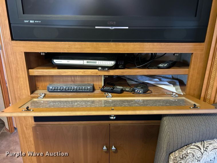 image for item KW9085 2008 Winnebago Journey  RV