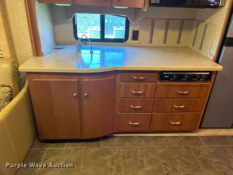 image for item KW9085 2008 Winnebago Journey  RV