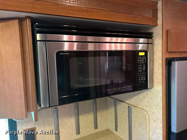 image for item KW9085 2008 Winnebago Journey  RV