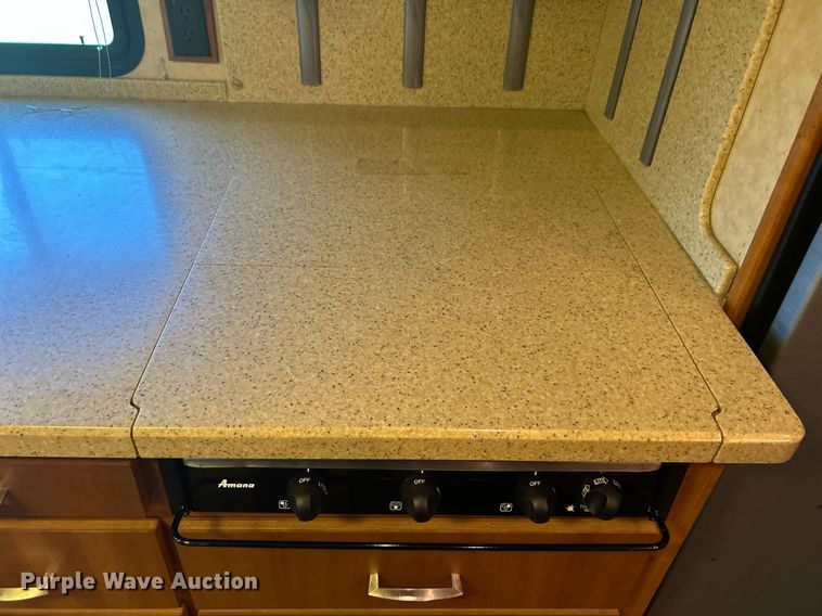 image for item KW9085 2008 Winnebago Journey  RV