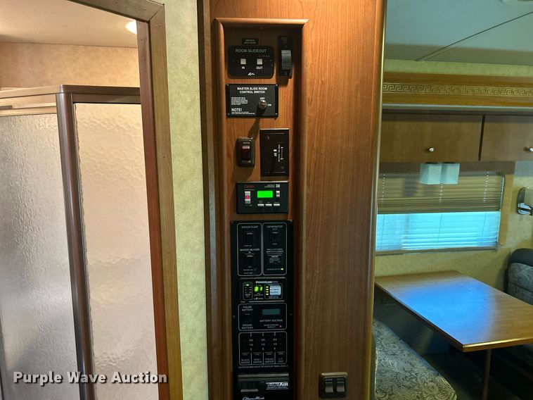 image for item KW9085 2008 Winnebago Journey  RV