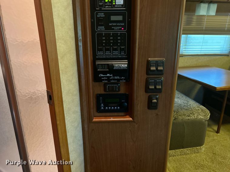 image for item KW9085 2008 Winnebago Journey  RV