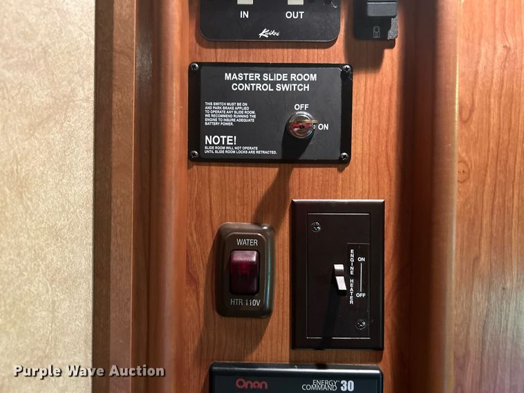 image for item KW9085 2008 Winnebago Journey  RV