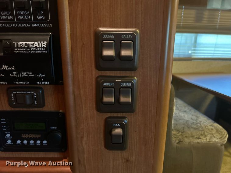 image for item KW9085 2008 Winnebago Journey  RV