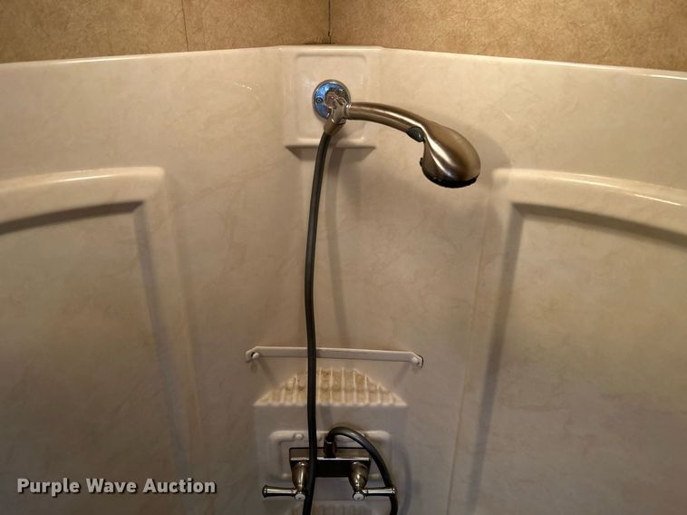 image for item KW9085 2008 Winnebago Journey  RV