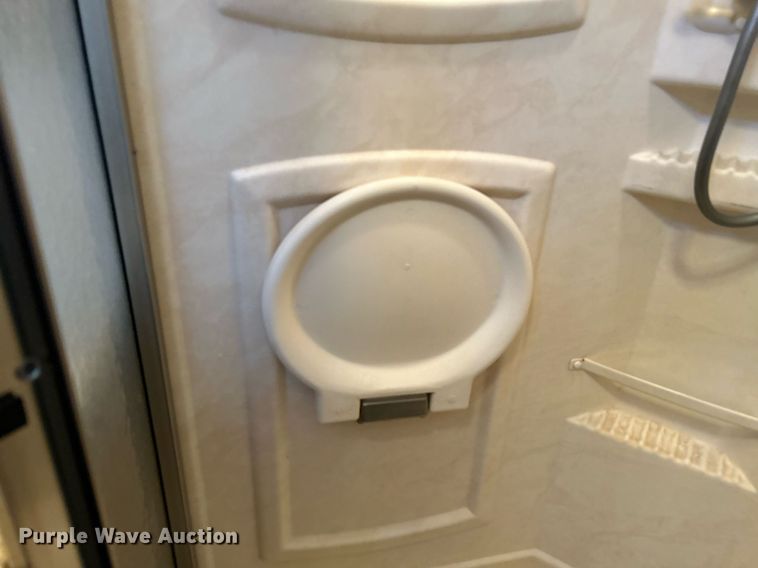 image for item KW9085 2008 Winnebago Journey  RV