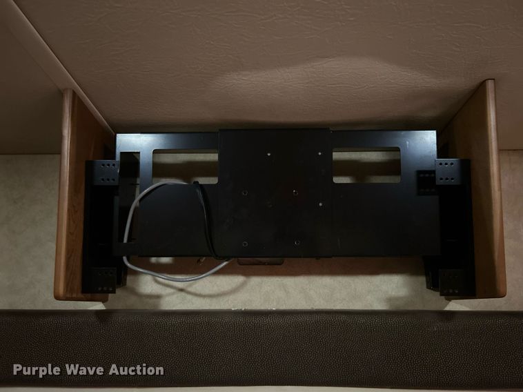 image for item KW9085 2008 Winnebago Journey  RV