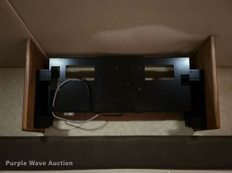 image for item KW9085 2008 Winnebago Journey  RV