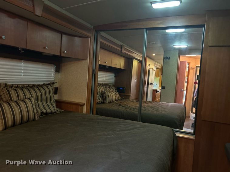 image for item KW9085 2008 Winnebago Journey  RV