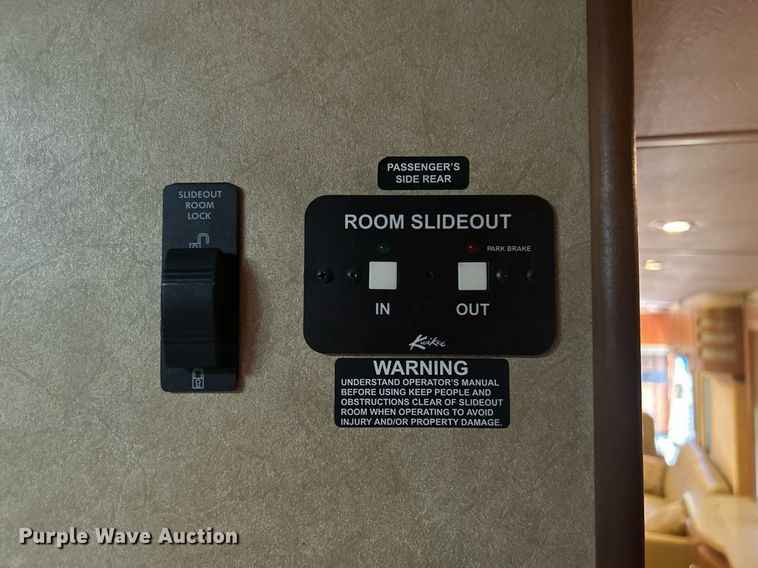 image for item KW9085 2008 Winnebago Journey  RV