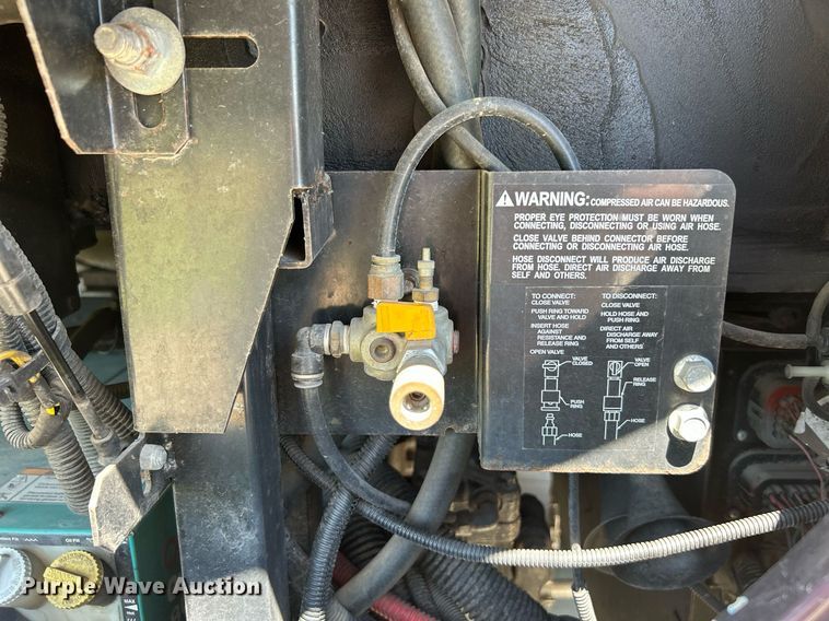 image for item KW9085 2008 Winnebago Journey  RV