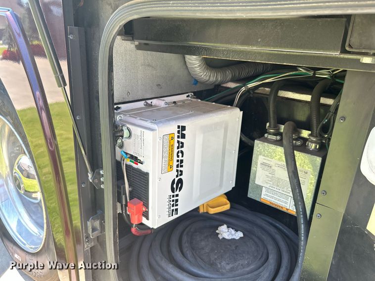 image for item KW9085 2008 Winnebago Journey  RV