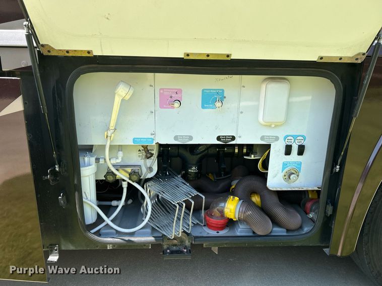 image for item KW9085 2008 Winnebago Journey  RV