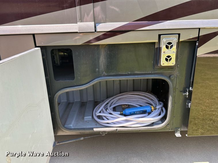 image for item KW9085 2008 Winnebago Journey  RV