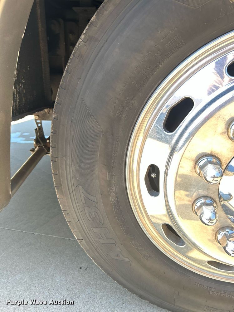 image for item KW9085 2008 Winnebago Journey  RV