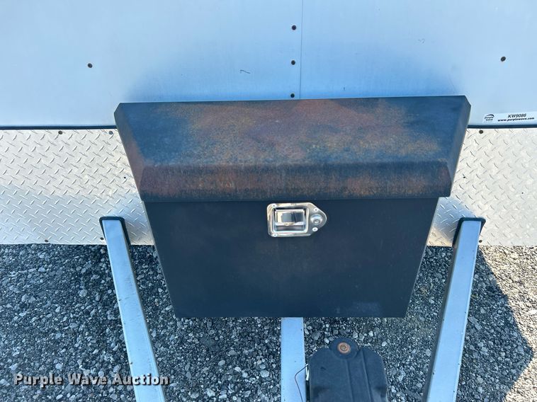 image for item KW9086 2005 Wells Cargo RF7142  enclosed cargo trailer