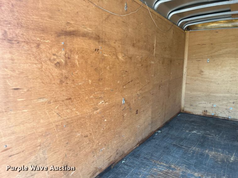 image for item KW9086 2005 Wells Cargo RF7142  enclosed cargo trailer