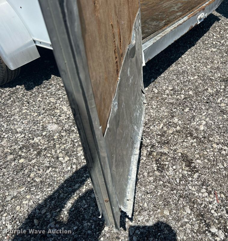 image for item KW9086 2005 Wells Cargo RF7142  enclosed cargo trailer