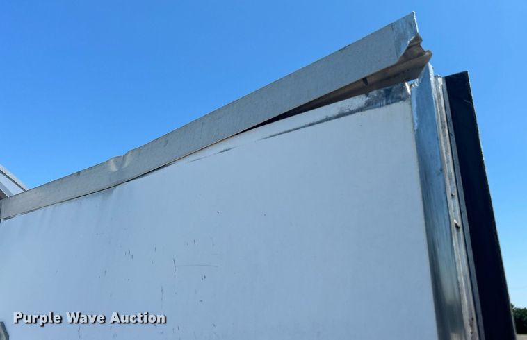 image for item KW9086 2005 Wells Cargo RF7142  enclosed cargo trailer