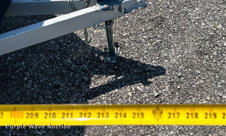 image for item KW9086 2005 Wells Cargo RF7142  enclosed cargo trailer