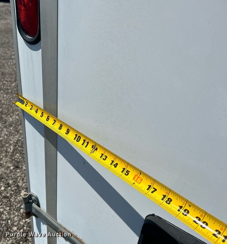 image for item KW9086 2005 Wells Cargo RF7142  enclosed cargo trailer