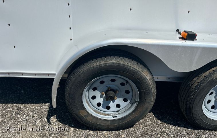 image for item KW9086 2005 Wells Cargo RF7142  enclosed cargo trailer