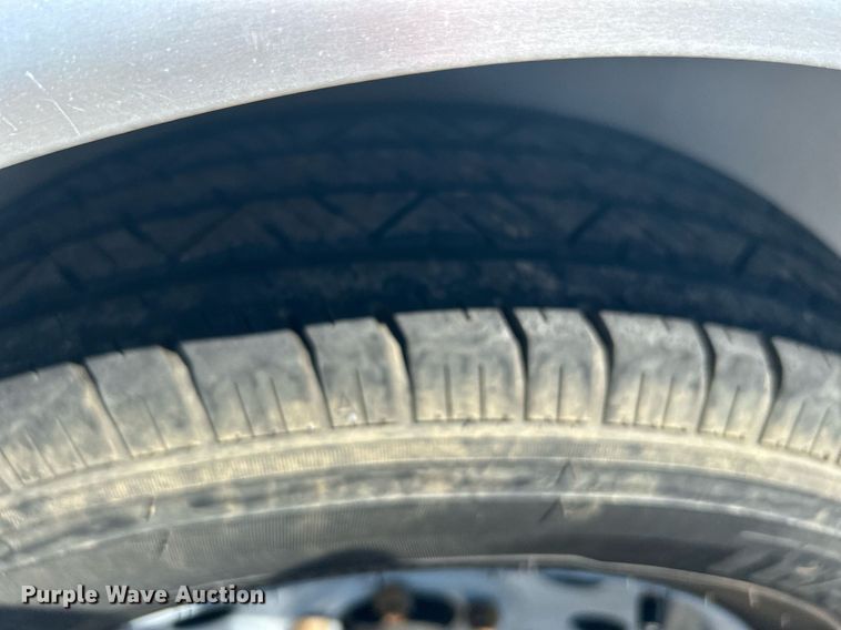 image for item KW9086 2005 Wells Cargo RF7142  enclosed cargo trailer