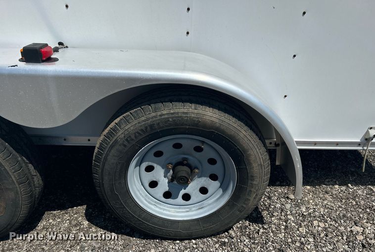 image for item KW9086 2005 Wells Cargo RF7142  enclosed cargo trailer