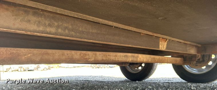 image for item KW9086 2005 Wells Cargo RF7142  enclosed cargo trailer