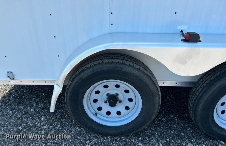 image for item KW9086 2005 Wells Cargo RF7142  enclosed cargo trailer