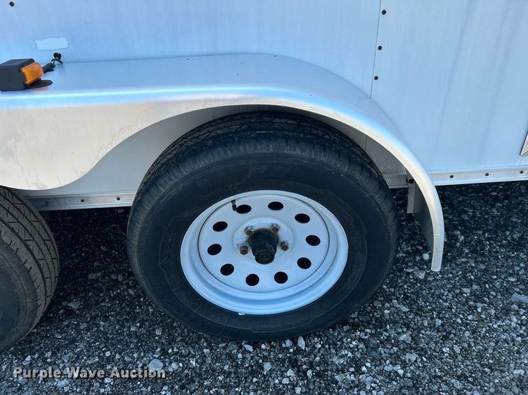 image for item KW9086 2005 Wells Cargo RF7142  enclosed cargo trailer