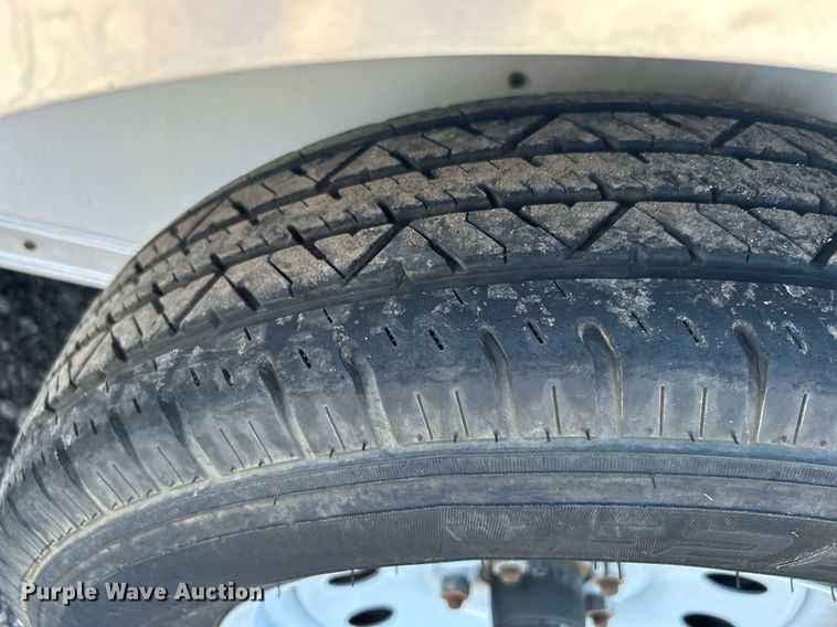 image for item KW9086 2005 Wells Cargo RF7142  enclosed cargo trailer