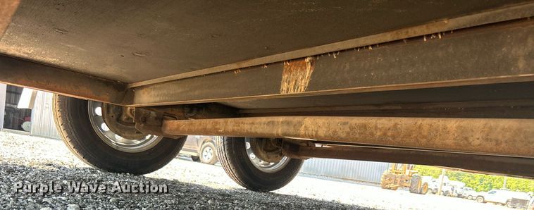 image for item KW9086 2005 Wells Cargo RF7142  enclosed cargo trailer