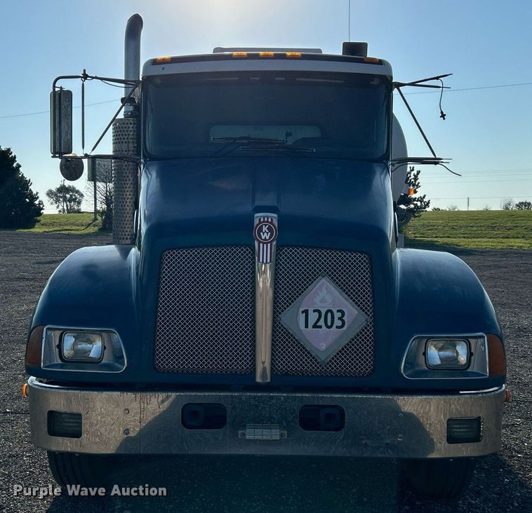 image for item KW9094 2006 Kenworth  fuel truck