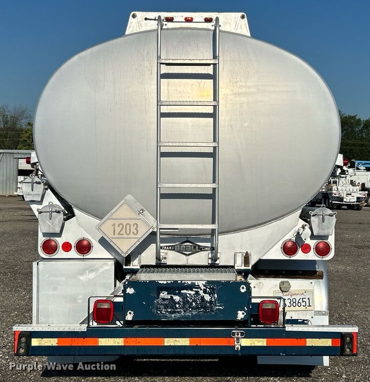 image for item KW9094 2006 Kenworth  fuel truck