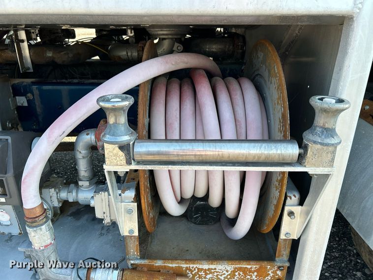 image for item KW9094 2006 Kenworth  fuel truck