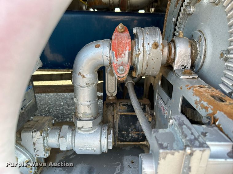 image for item KW9094 2006 Kenworth  fuel truck