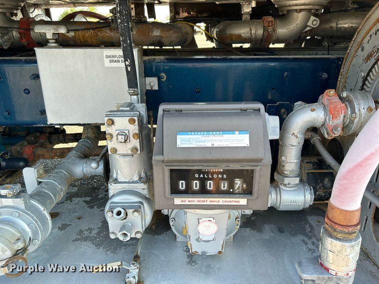 image for item KW9094 2006 Kenworth  fuel truck