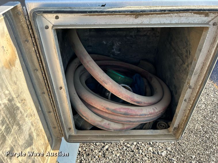 image for item KW9094 2006 Kenworth  fuel truck