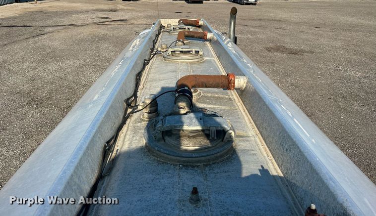 image for item KW9094 2006 Kenworth  fuel truck