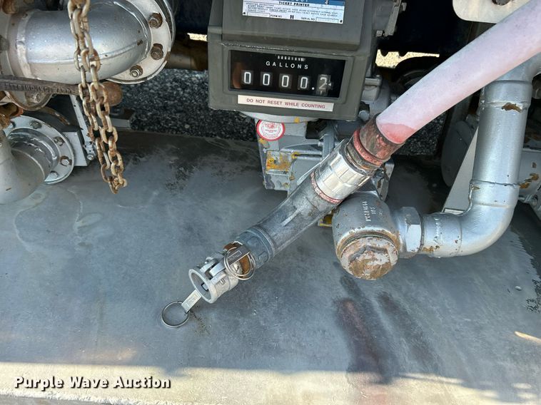 image for item KW9094 2006 Kenworth  fuel truck