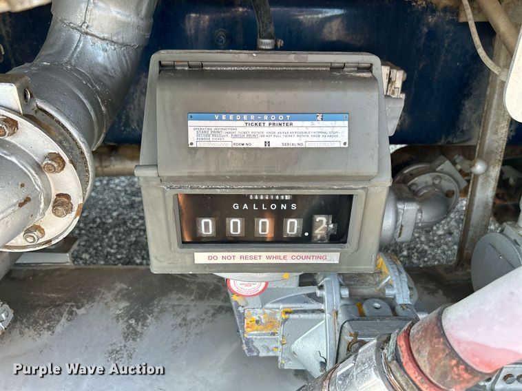 image for item KW9094 2006 Kenworth  fuel truck