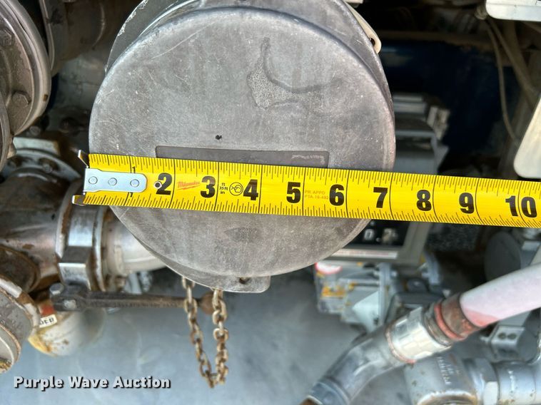 image for item KW9094 2006 Kenworth  fuel truck