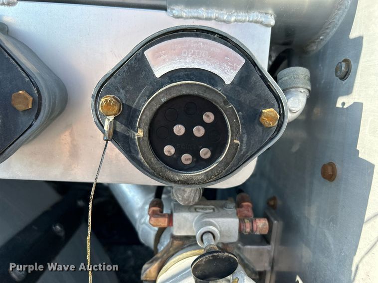 image for item KW9094 2006 Kenworth  fuel truck