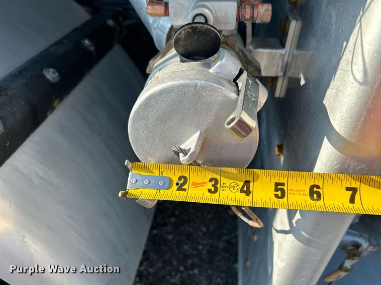 image for item KW9094 2006 Kenworth  fuel truck